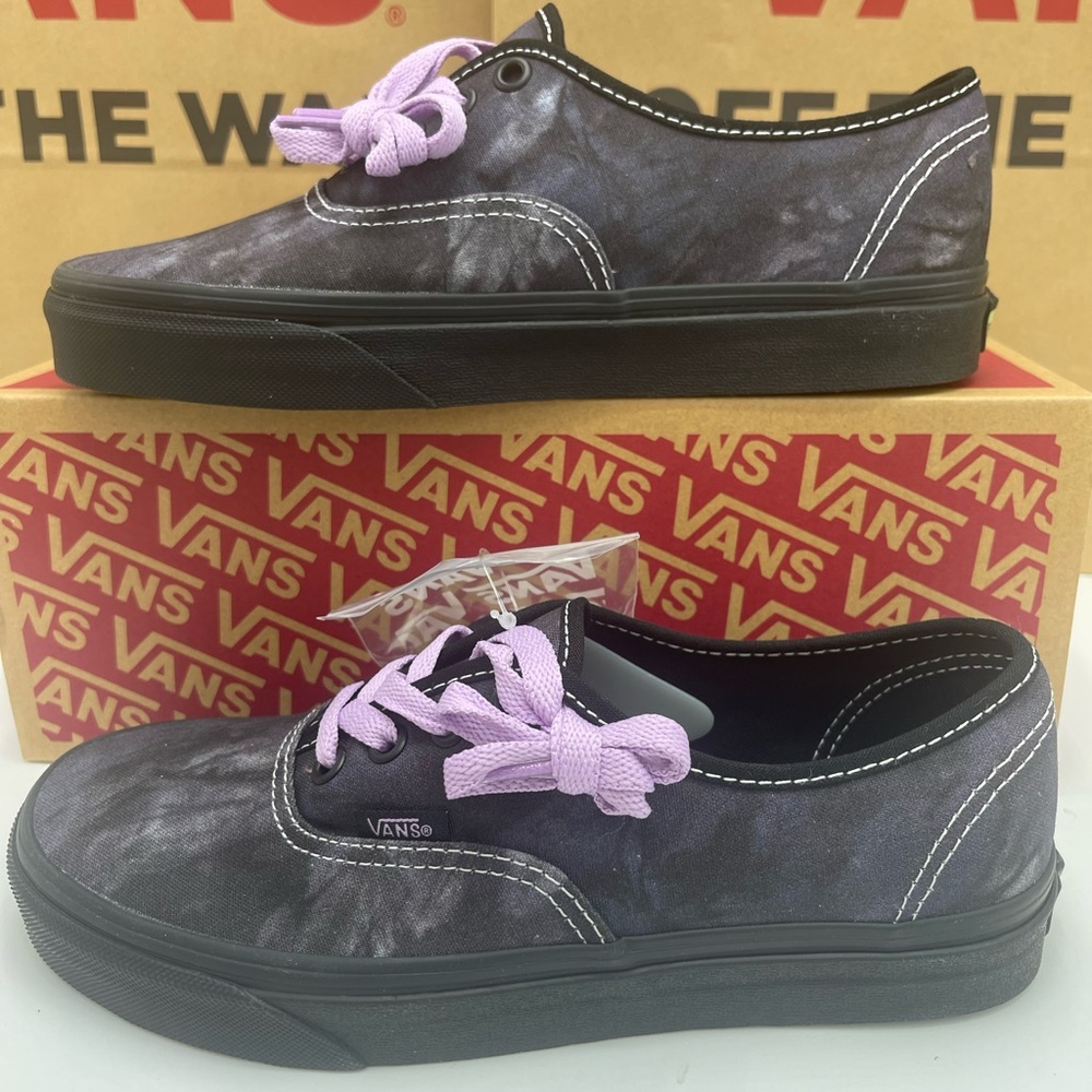 Vans WMNS Authentic
Midnight Shift Black/Bl Sneakers 
VN0009PVBKA Purple Tie-Dye